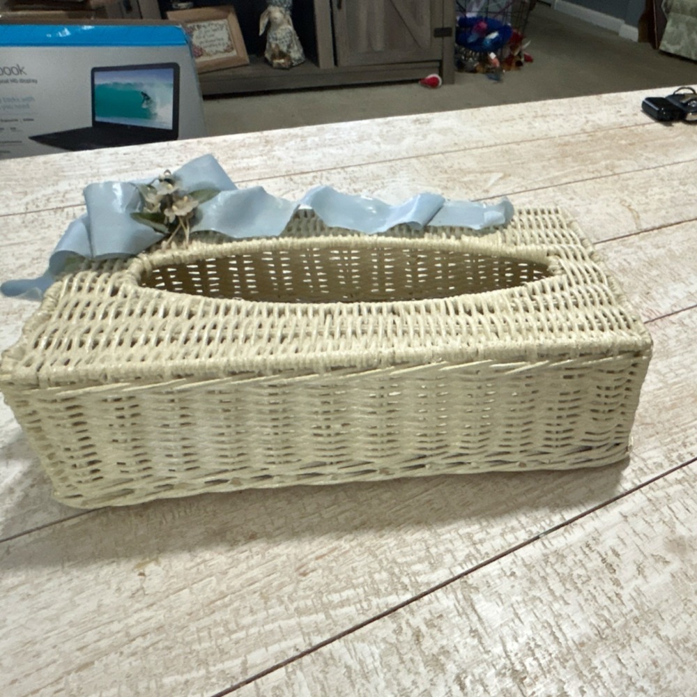 Woven‎ Wicker Tissue Box Cover Rectangular Cream with Blue Ribbon Floral Accent